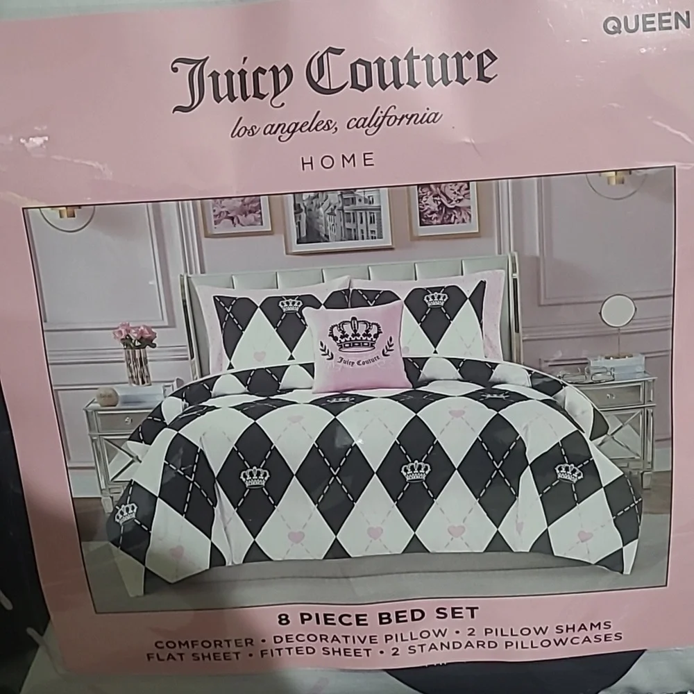 Juicy Couture Black and White 8-Piece Bed Set - Queen